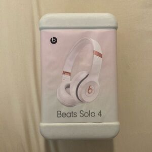 New Beats Solo 4